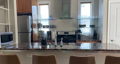 3 bedroom LOVE VILLA Midtown, Romantic Getaway or Famil Retreat