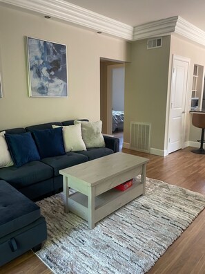 Smart TV, video games - 3 bedroom LOVE VILLA Midtown, Romantic Getaway or Famil Retreat (Sacramento)