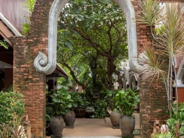 Garden - The Top Patong Resort (Patong)