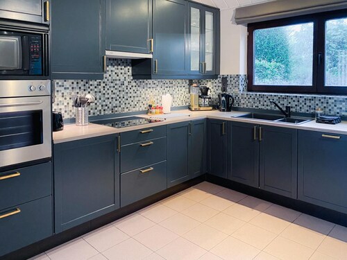 Beautiful Villa With Swimming Pool in Zonhoven