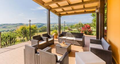 Leondina Country House with pool and panoramic view in Corinaldo, a heaven of peace in the Marche co