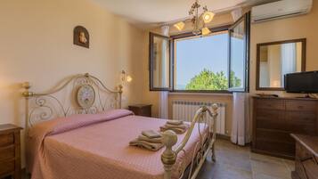 4 camere, ferro/asse da stiro, Wi-Fi