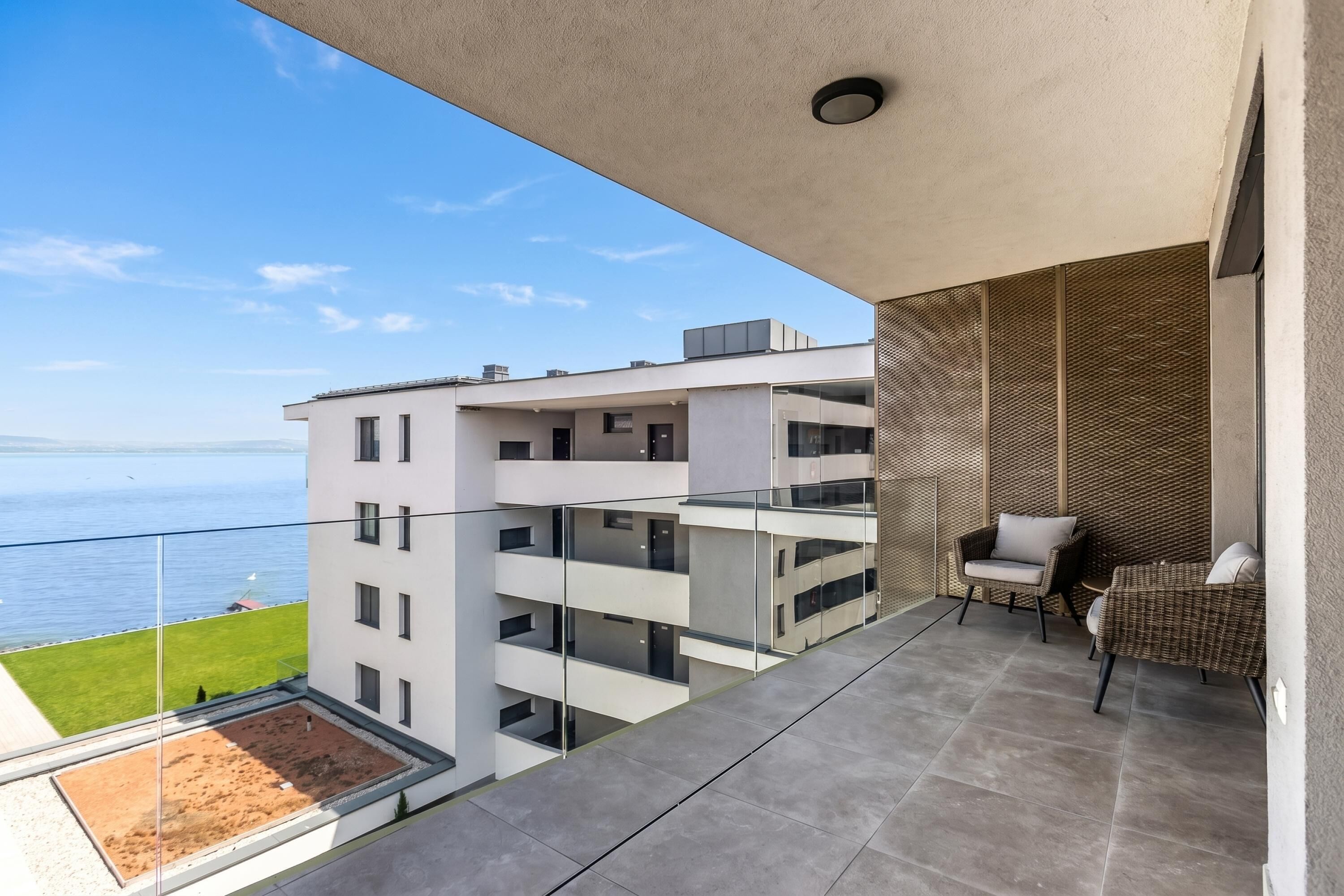 Family Apartment, Multiple Bedrooms, Lakeside (Lake Side Luxury-Steps To The Lake) | Terrace/patio