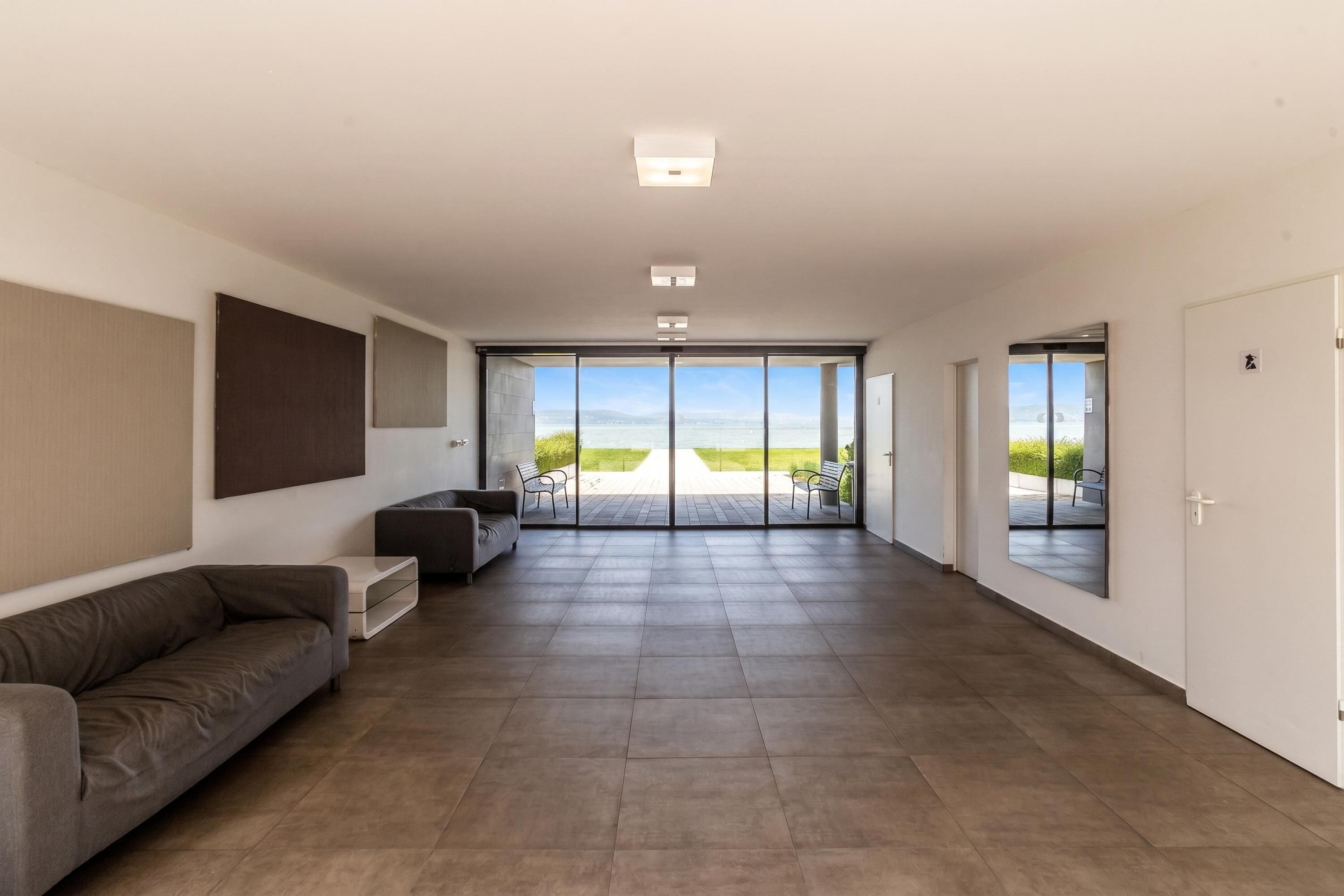 Family Apartment, Multiple Bedrooms, Lakeside (Lake Side Luxury-Steps To The Lake) | Interior