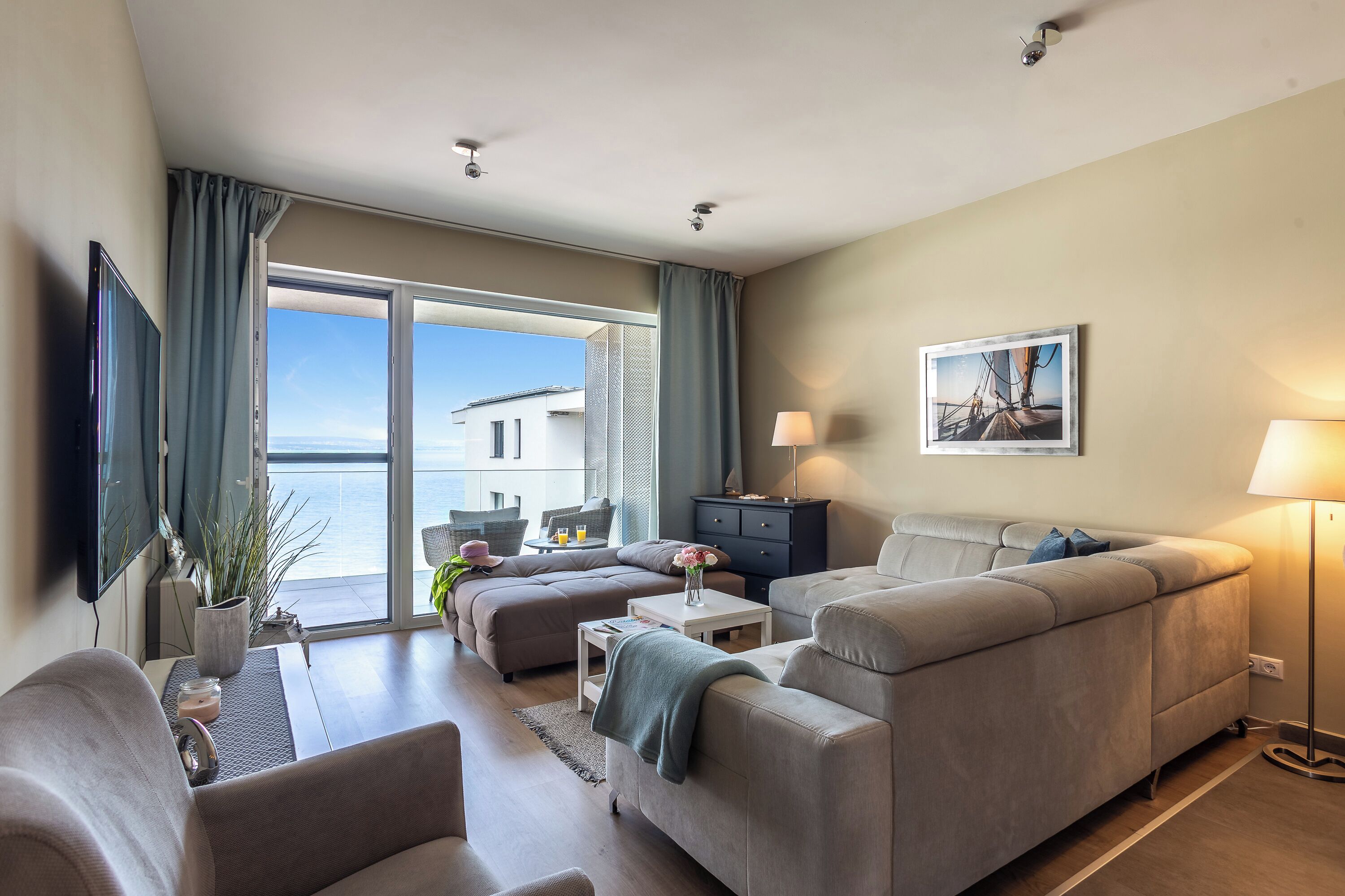 Familienapartment, Mehrere Schlafzimmer, Seeseite (Lake Side Luxury-Steps To The Lake) | Wohnbereich