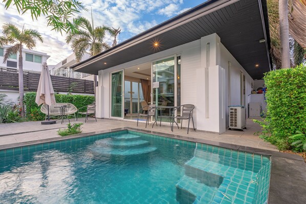 2 bedrooms, free minibar, in-room safe, iron/ironing board - Palm Oasis Pool Villa by Pattaya Holiday (Pattaya)