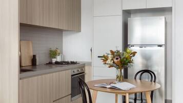 Fridge, microwave, oven, stovetop