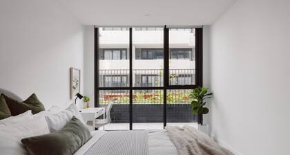 Refined Urban Apartment | Clayton South