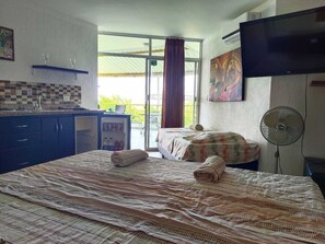 4 bedrooms, free WiFi, bed sheets