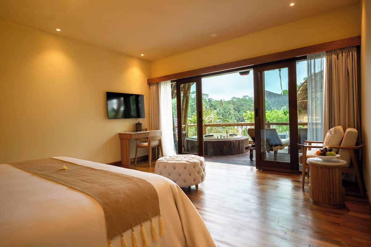 Suite Room with Jacuzzi | 1 間睡房、高級寢具、迷你吧、房內夾萬