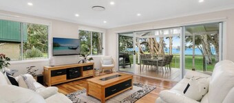 Amazing views from this lakeside house  surrounded by nature and near the ocean 