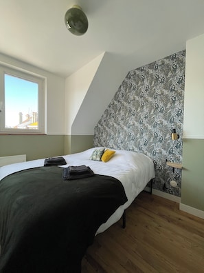 2 chambres, fer et planche à repasser, lit parapluie, Wi-Fi gratuit