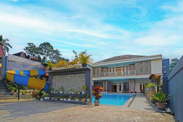 Façana frontal de l'allotjament