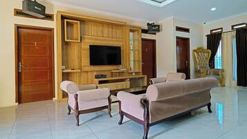 Vila standard | Wi-Fi de cortesia, roupa de cama