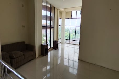 Lobby. Hotel O Ervina Homestay Syariah Batakan