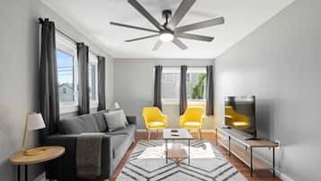 Smart TV, table tennis