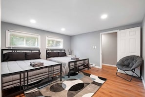 2 Schlafzimmer, Schreibtisch, Bügeleisen/Bügelbrett, kostenloses WLAN