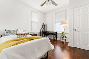 4 bedrooms, desk, iron/ironing board, WiFi