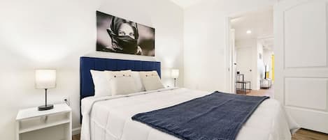 3 habitaciones, tabla de planchar con plancha, wifi y ropa de cama