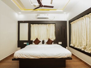 Deluxe Room - Hotel Royal Stay Ganpatipule (Ratnagiri)