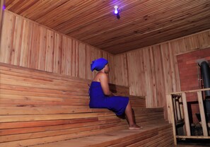 Couples treatment rooms, sauna, hot tub, steam room, hot springs - The Harp Hamilton Park (Kampala)