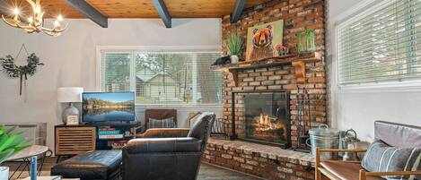 Smart TV, fireplace, table football