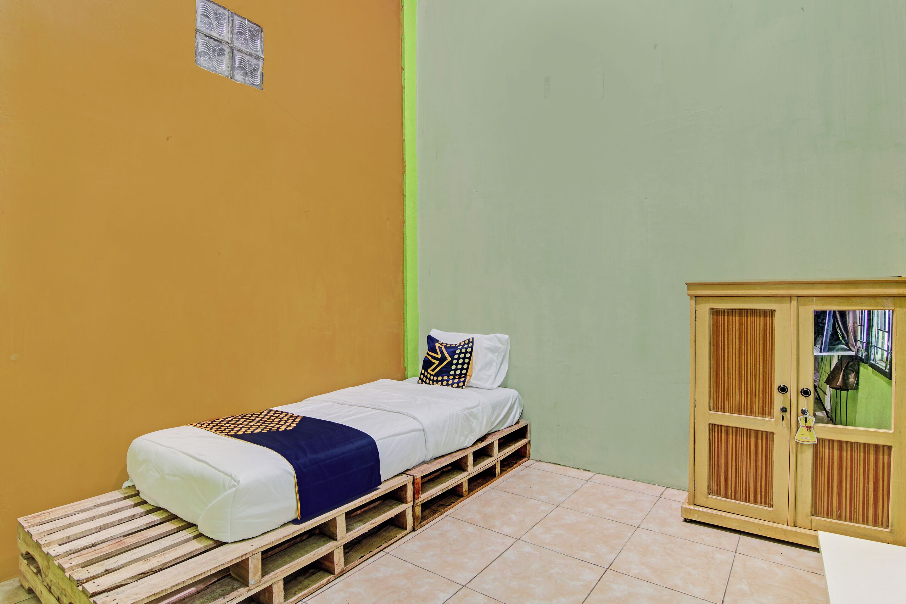 Foto - Hotel O Penginapan Syafira Near Perumahan Mustamindo Permai 1