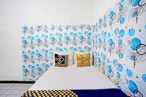 Basic Single Room | Desk, laptop workspace, free WiFi, bed sheets