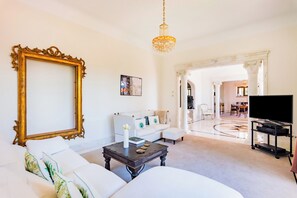 Luxury Villa | Living area | Flat-screen TV - Estoril Royal Atlantic Villa (Cascais)