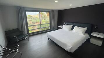 3 chambres, fer et planche Ă repasser, Wi-Fi gratuit, draps fournis