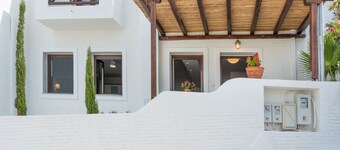 Apartment 'Stella's Studio' with Shared Terrace, Wi-Fi and Air Conditioning