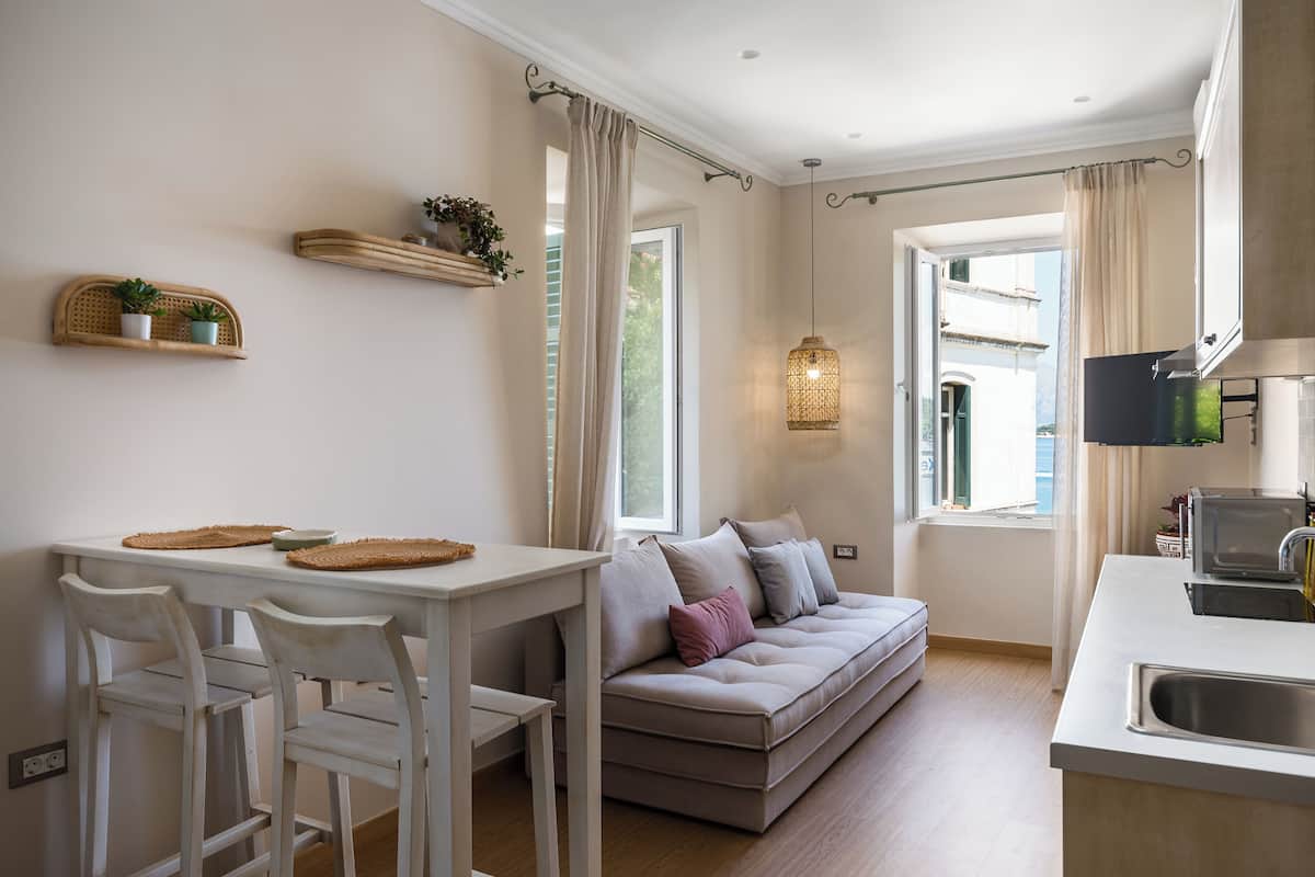 Studio Suite, Sea View | Living area