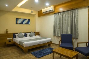 Bureau, chambres insonorisées, fer et planche à repasser, Wi-Fi gratuit