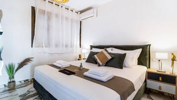 Iron/ironing board, free WiFi, bed sheets
