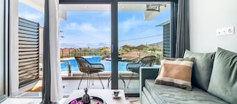 Studio Apartment 'Oceanida Afrodite Lyxury Suite' with Sea View, Wi-Fi and Air Conditioning