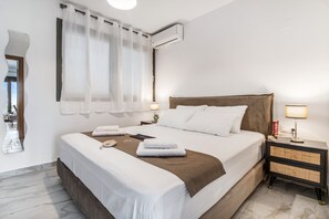 Työpöytä, silitysrauta/-lauta, ilmainen Wi-Fi, vuodevaatteet