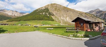 Studio 'Baita Campacc Pezzel' with Mountain View, Shared Garden and Wi-Fi