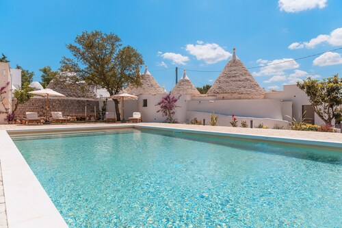 Trulli Zaccano: Trulli Village with SPA, 12x6 Pool and Rural Charm