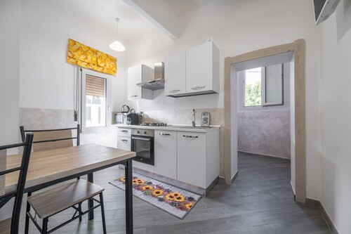 Holiday Home 'Casa Manu' with Private Terrace, Wi-Fi and Air Conditioning