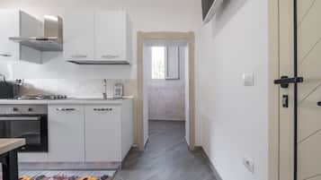 Frigorífic, microones, forn i placa de cuina