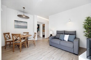 TV - Apartment 'Old Town Apartments City View' with Balcony, Wi-Fi and Air Conditioning (Lagos)