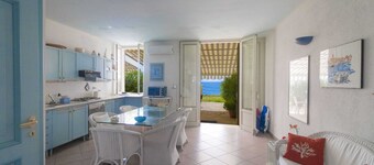 Apartment "Sea House on the Rocks" with Private Terrace & A/C