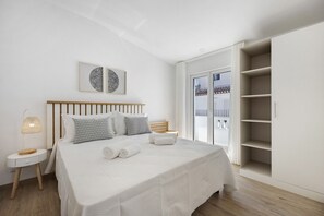 1 bedroom, iron/ironing board, free WiFi, bed sheets - Apartment 'Old Town Apartments Sea View' with Sea View, Wi-Fi and Air Conditioning (Lagos)