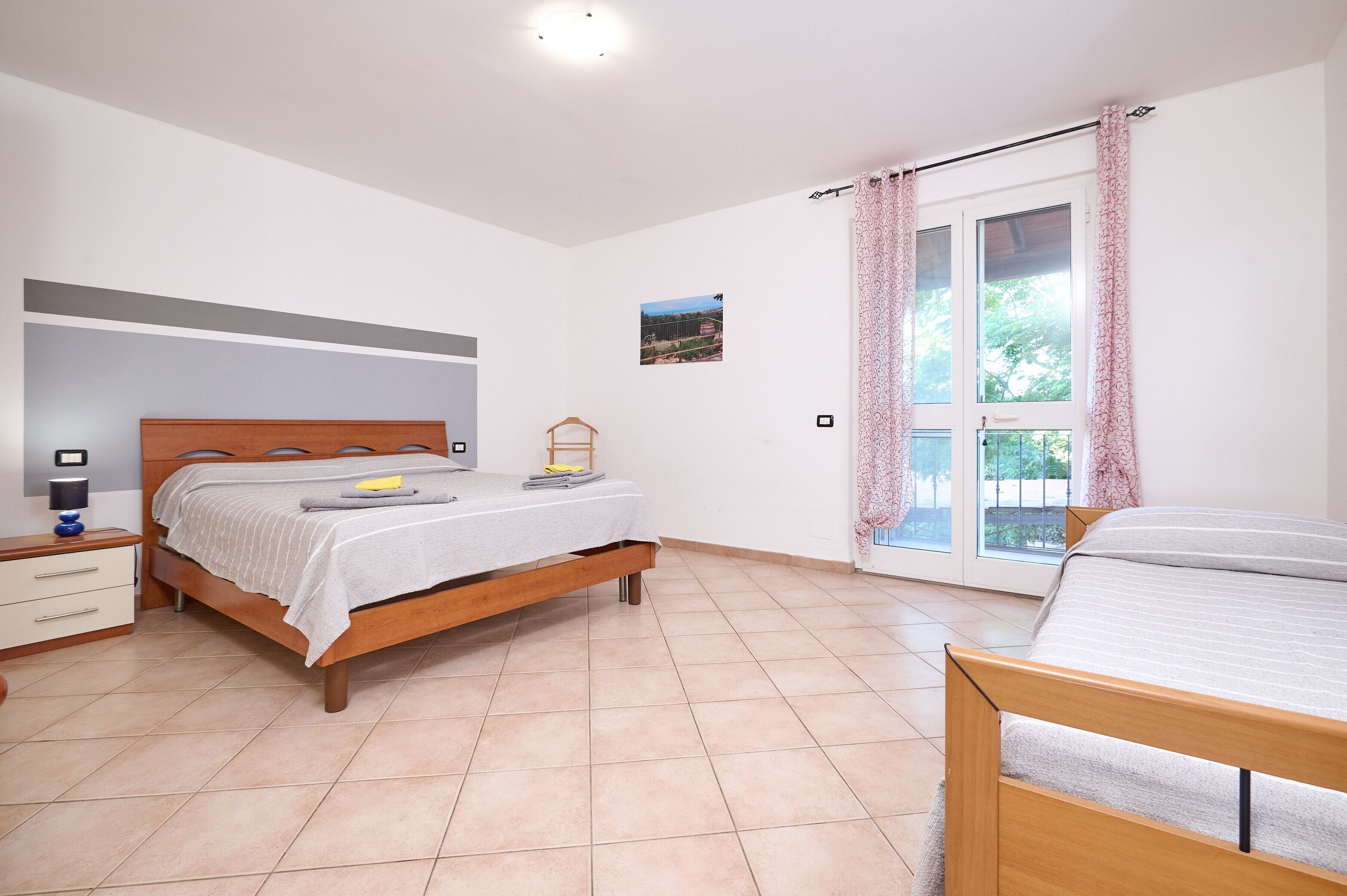 1 soverom, wi-fi (inkludert) og sengetøy