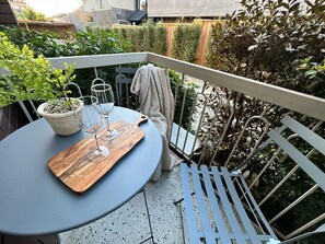 Outdoor dining - The Elsternwick Abode (Elsternwick)