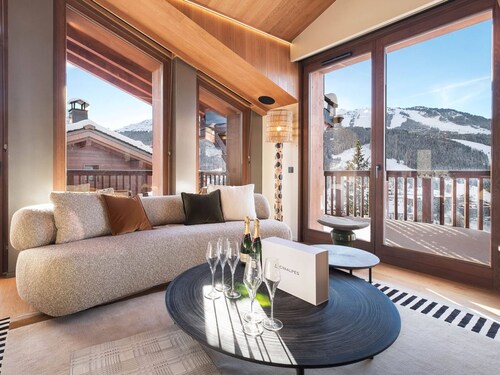 Chalet de luxe avec jacuzzi et vues panoramiques à Courchevel 1650