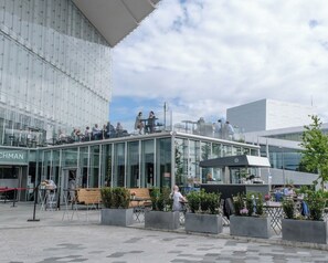 Studio Suite | Street view