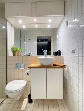 Bathroom - Lavish Prinsens Studio Apartment (Oslo)