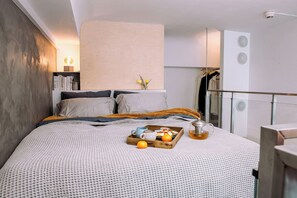 Studio Suite | Individually decorated, individually furnished, desk, laptop workspace - Lavish Prinsens Studio Apartment (Oslo)