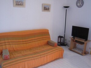 Living area - Charming 1-BR Apt with Terrace, Close to Beach & Shops, Private Parking (Port Camargue)